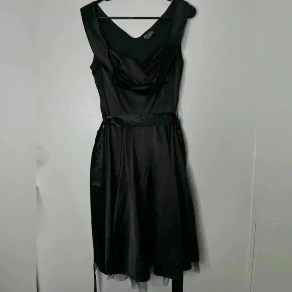 Hearts and Roses London Black Satin Skater Dress With Ruched Front Size Medium - Picture 2 of 11